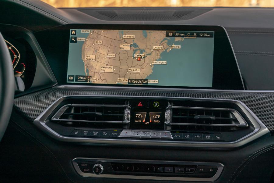 Детали интерьера BMW X6 M50i 2019 года  (NA) (фото 6 из 29)